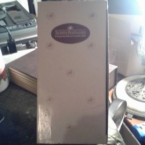 The ashton-drake galleroes